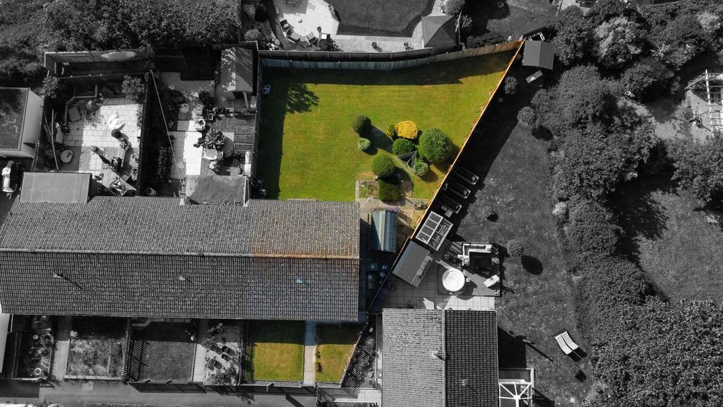 Property photo 1 of 12 57Ac8B59-905F-43Fe-95A9-712B0d428A9A.Jpeg