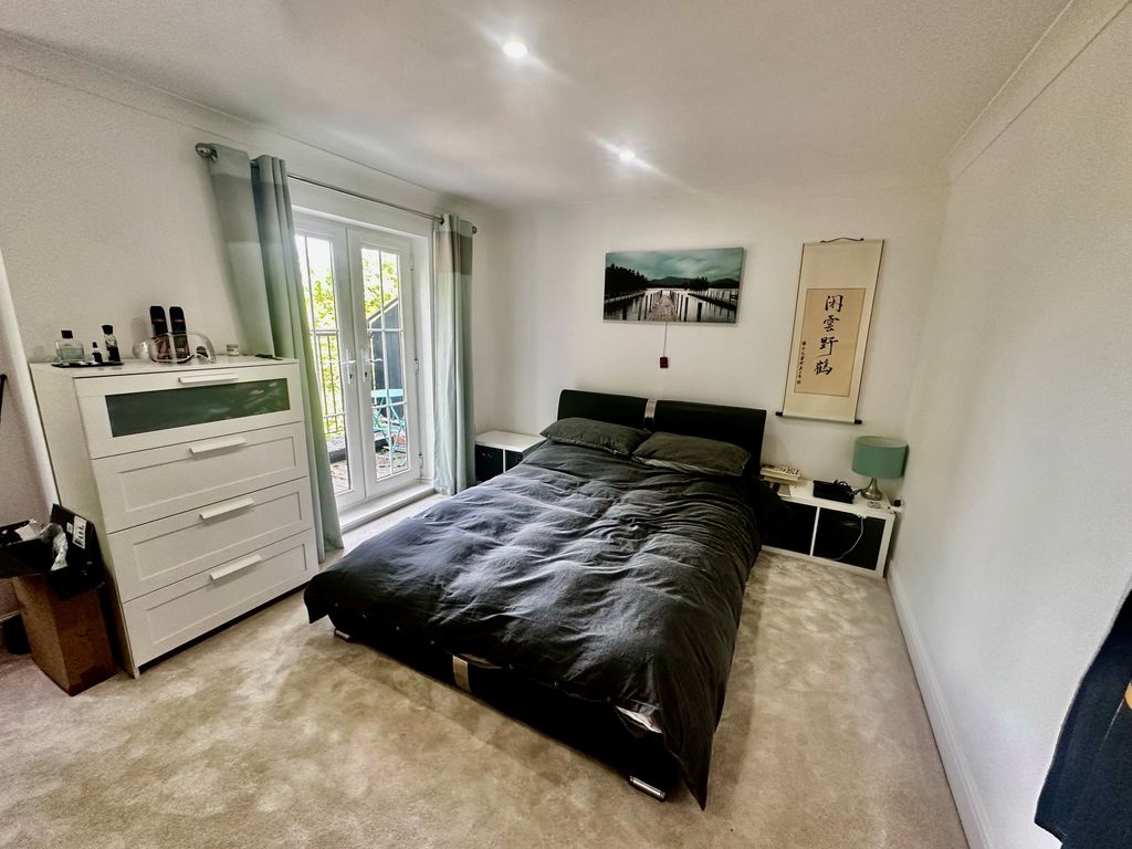 Property photo 3 of 6