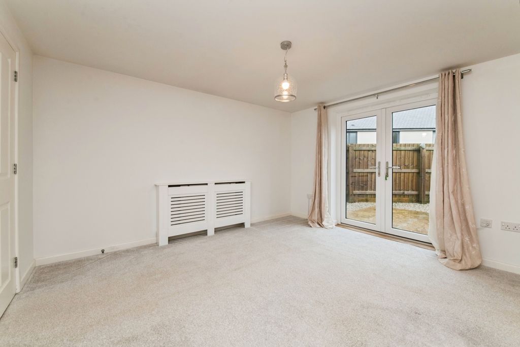 Property photo 2 of 11 Pbox-Img.Jpg