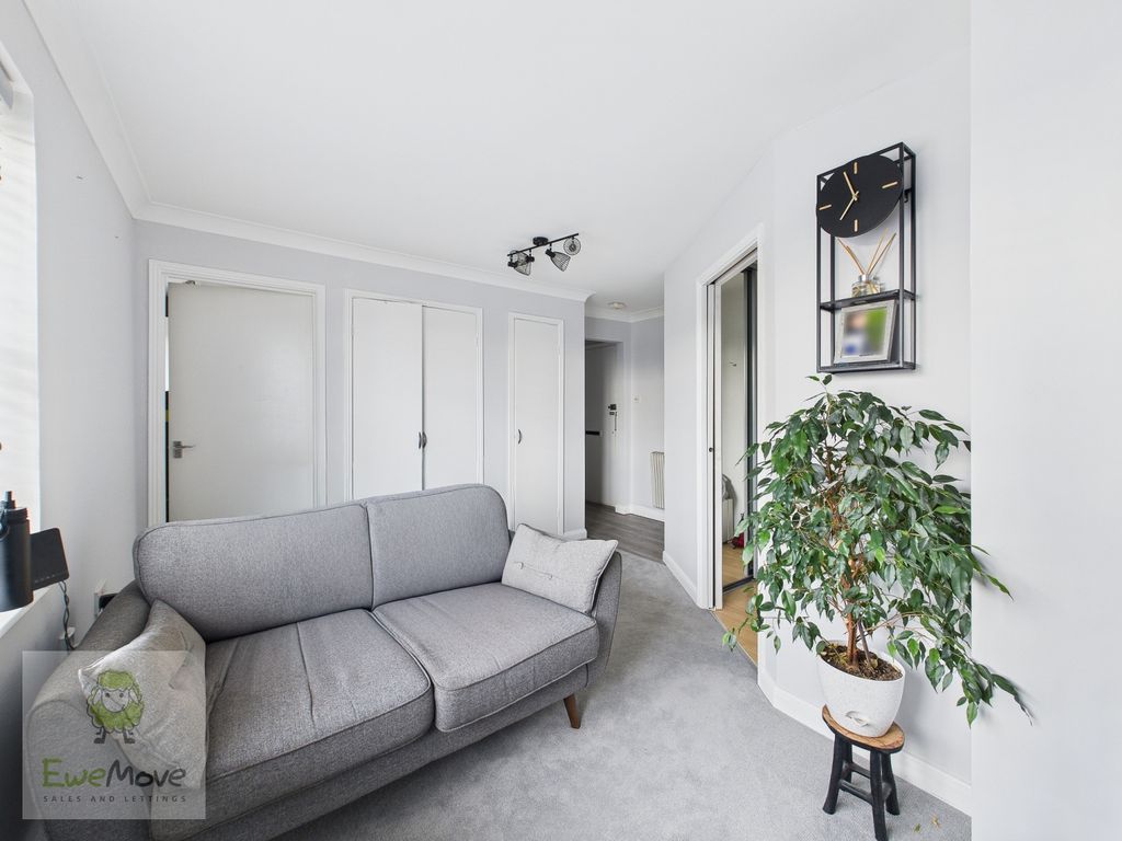 Property photo 2 of 8 Living Room