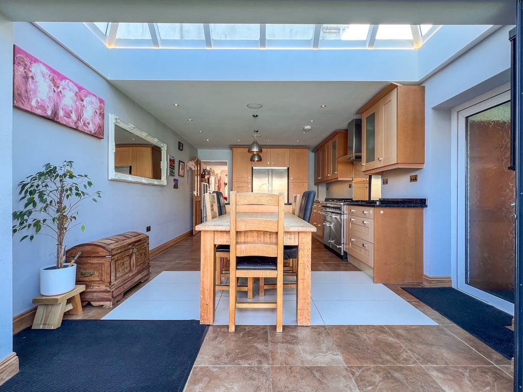 Property photo 2 of 30