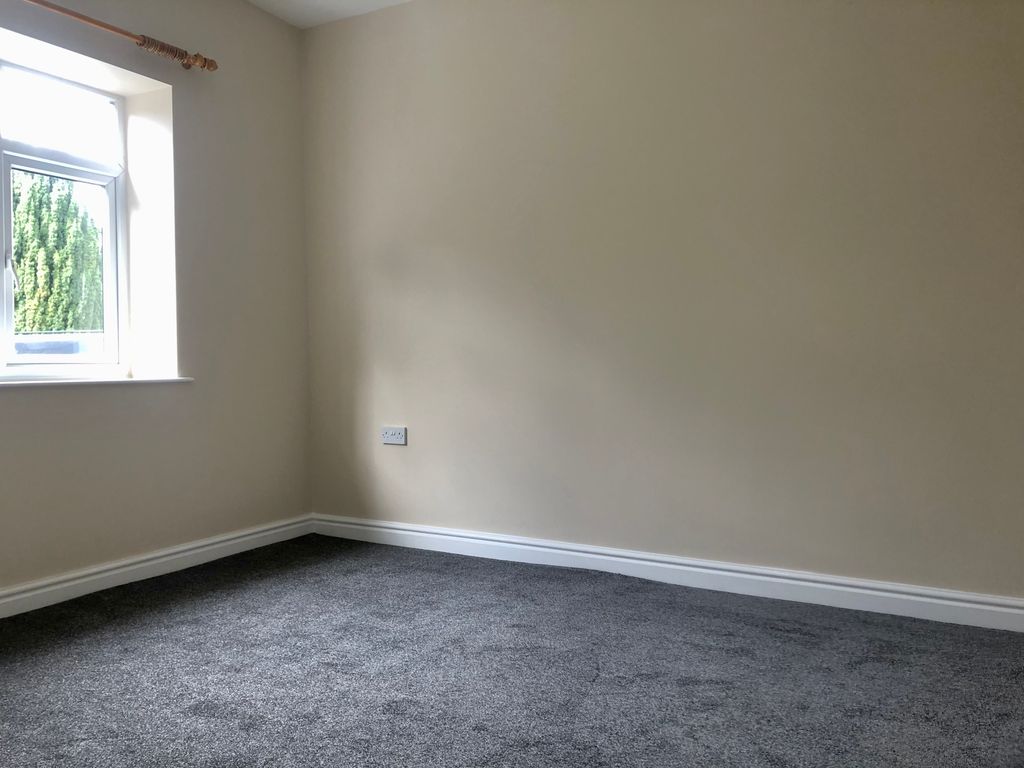 Property photo 2 of 6 Living Room