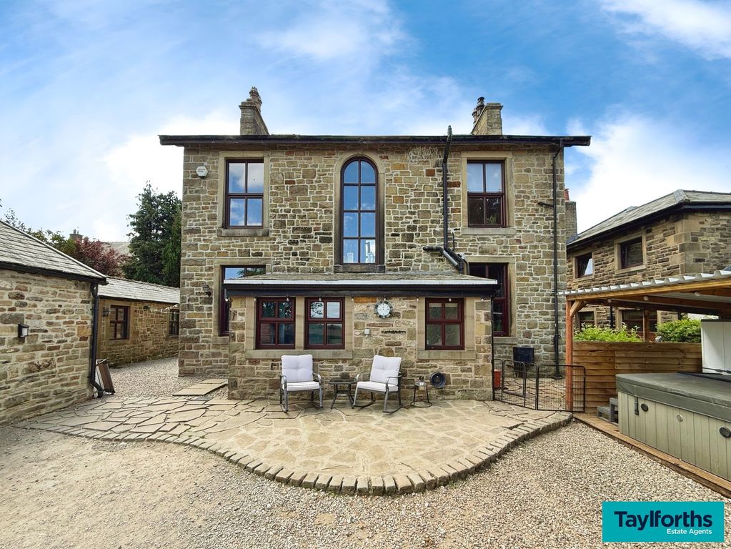 Property photo 1 of 36