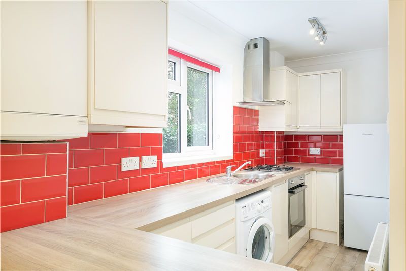 Property photo 2 of 11 Kitchen