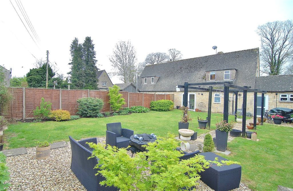 Property photo 2 of 16 Picture No. 14