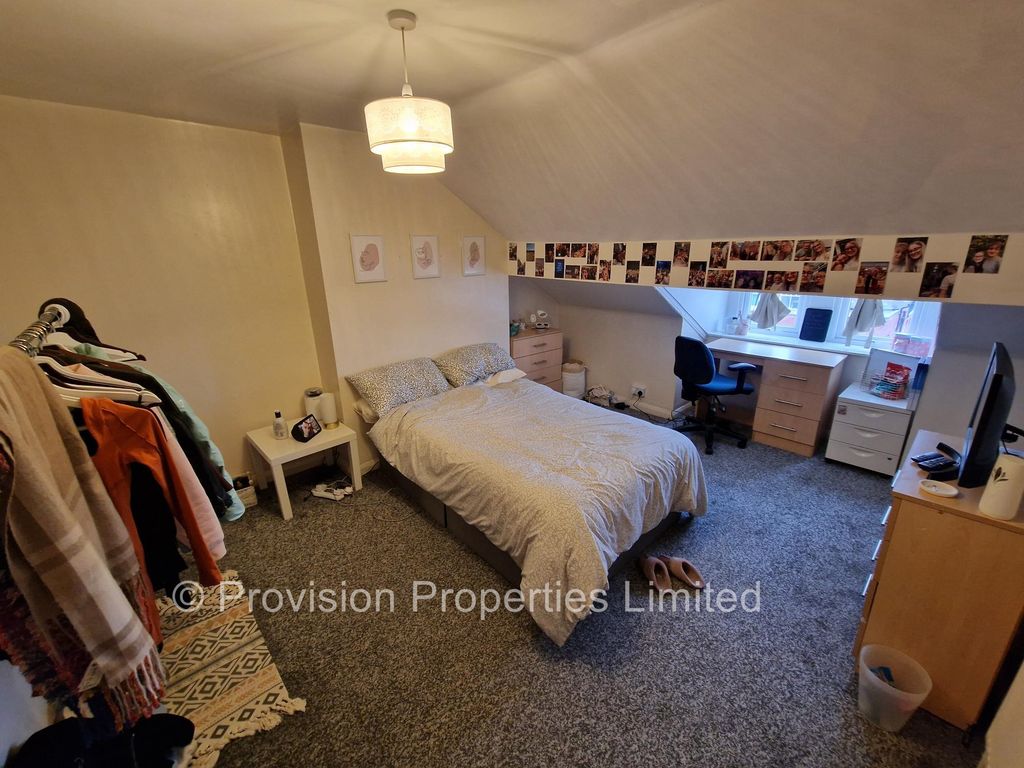 Property photo 2 of 11 Photo