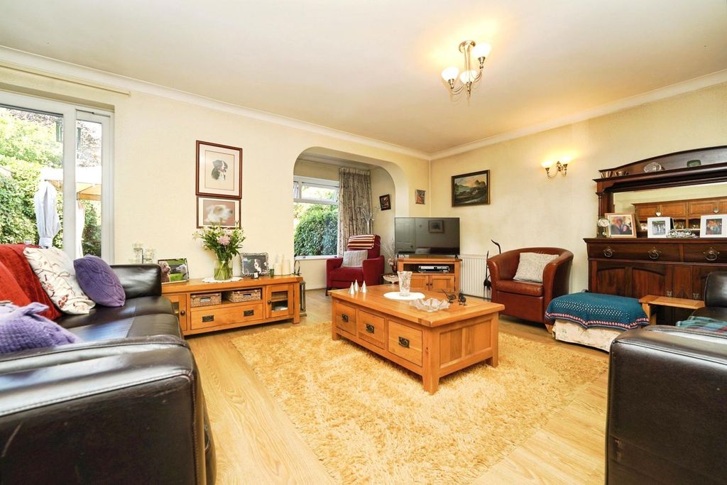 Property photo 3 of 20 Pbox-Img.Jpg
