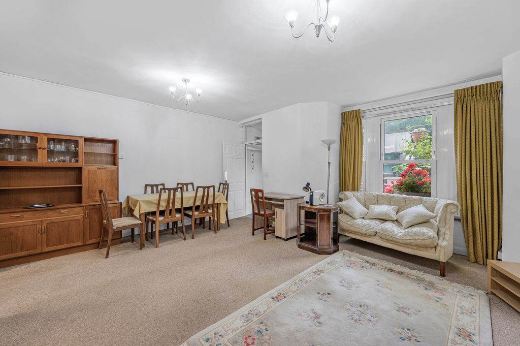 Property photo 3 of 11 Picture No. 13