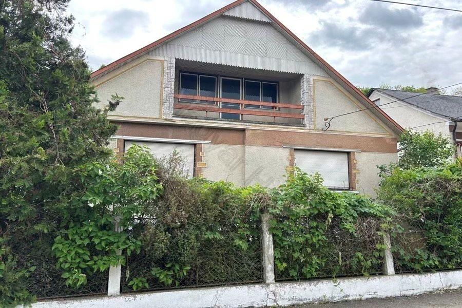 Property photo 1 of 6