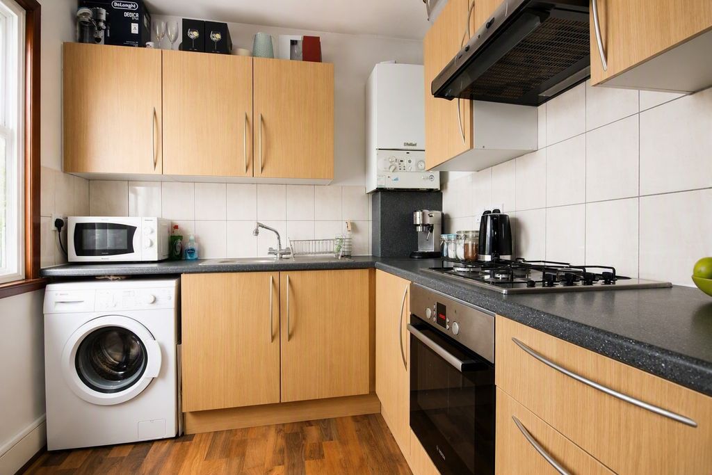 Property photo 2 of 8 Kitchen