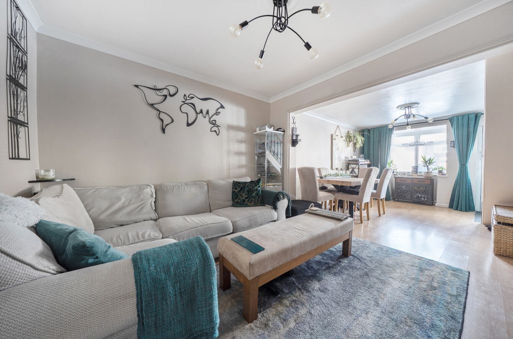 Property photo 3 of 17 1436551-17-69Cbe9...
