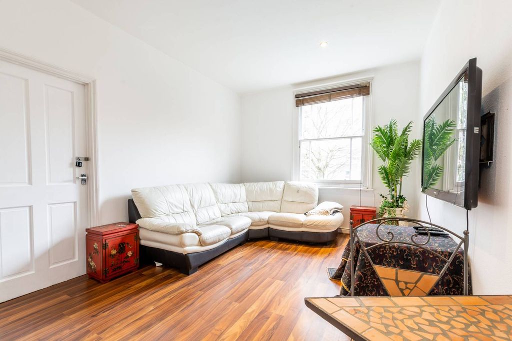 Property photo 2 of 8