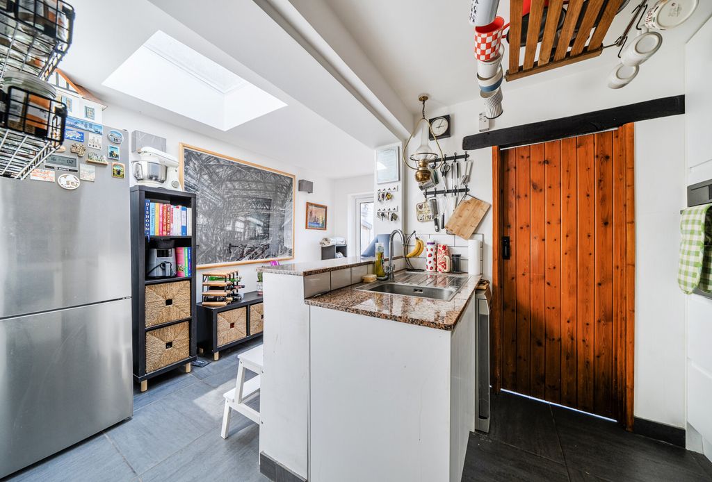 Property photo 2 of 19 1498942-12-6A6Af6...