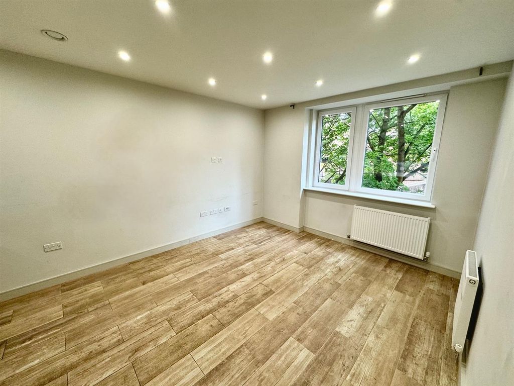 Property photo 2 of 9 Lounge1.Jpg