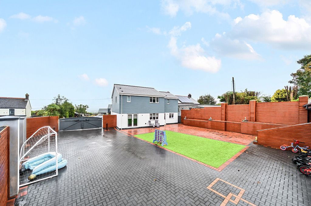 Property photo 1 of 19 1350818-1-68c0209...