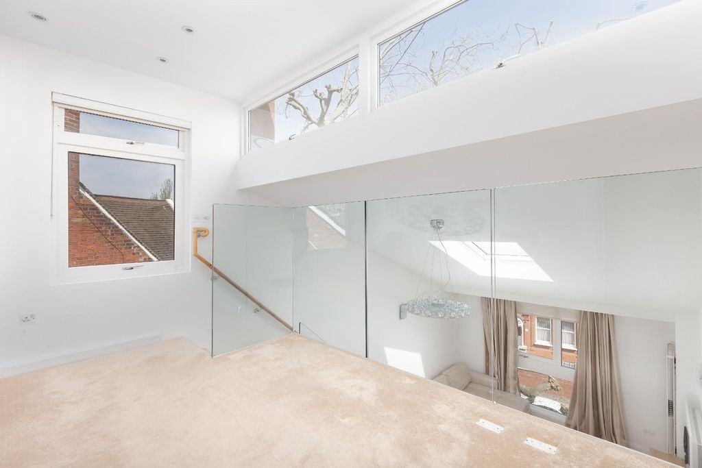 Property photo 2 of 9