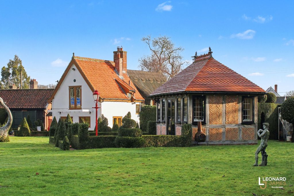 Property photo 1 of 36 Rear Garden