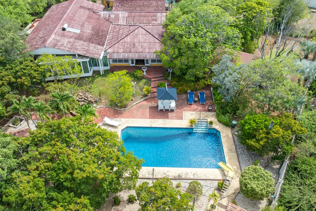 Property photo 2 of 30