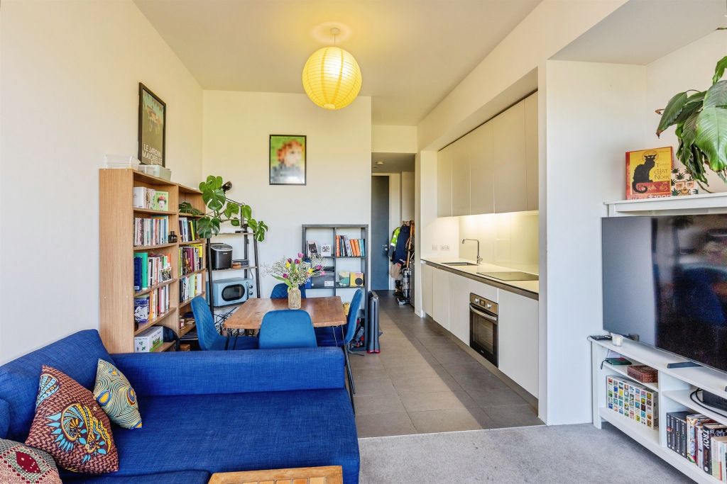 Property photo 2 of 8