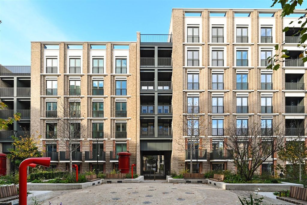 Property photo 3 of 16 22-Watermark-House (20).Jpg