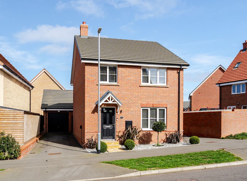 Property photo 1 of 32