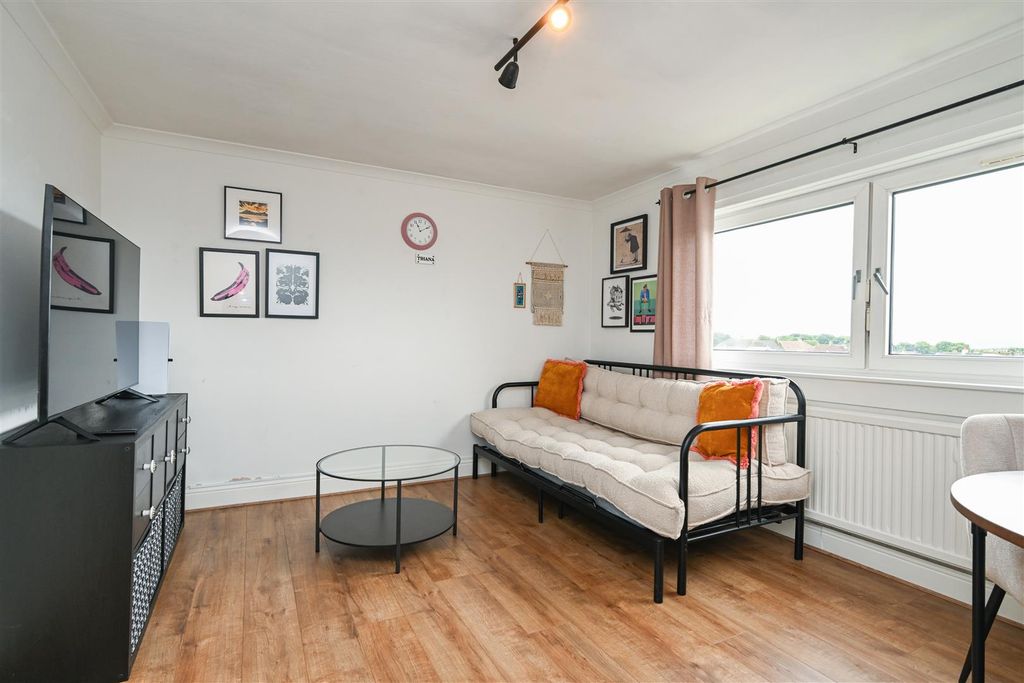 Property photo 2 of 12 2.Jpg