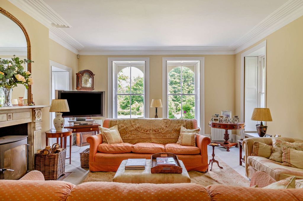 Property photo 3 of 24 Drawing Room