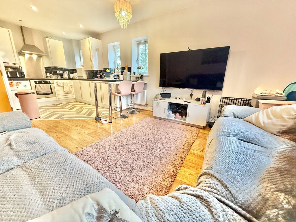 Additional image 4 of 2 bed flat for saleDonnington Court, Dudley DY1