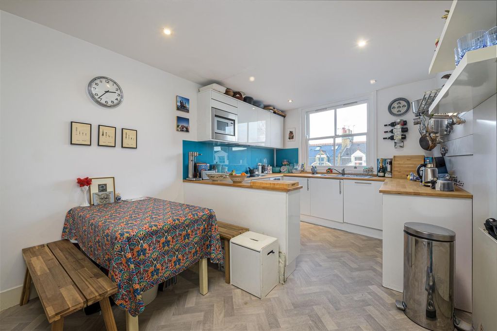 Property photo 2 of 12 133A Lwr Rich Rd Kit 2.Jpg