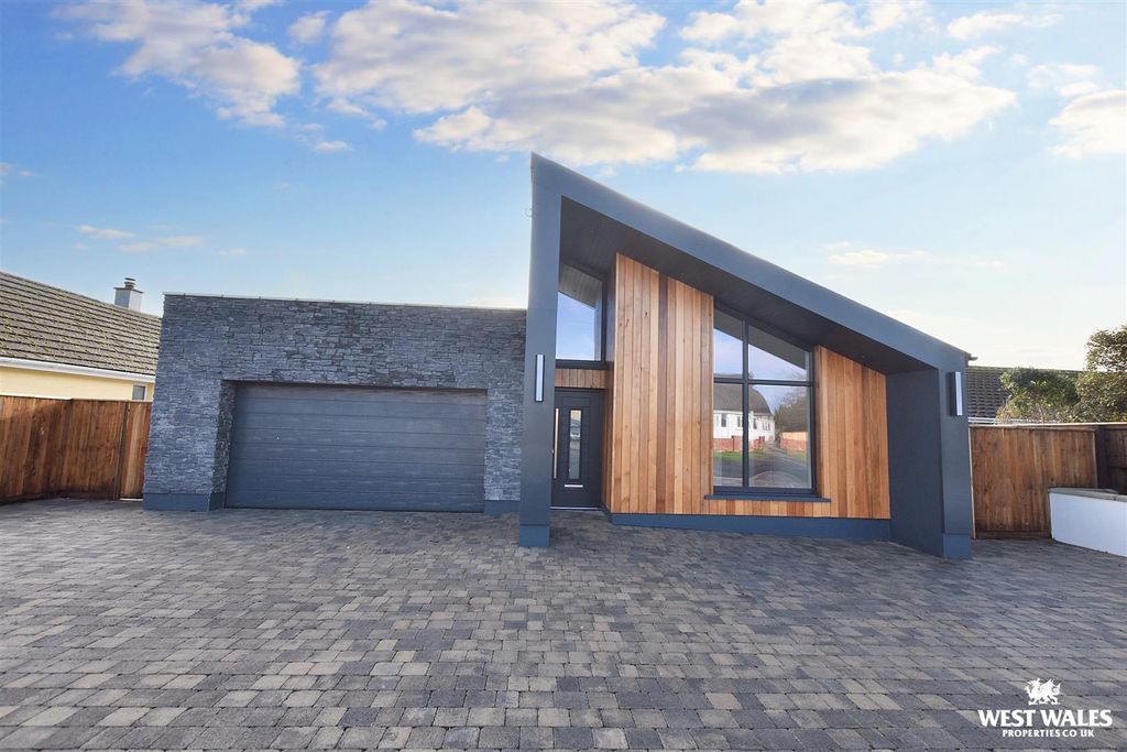 Property photo 1 of 29 30 (8).Jpg