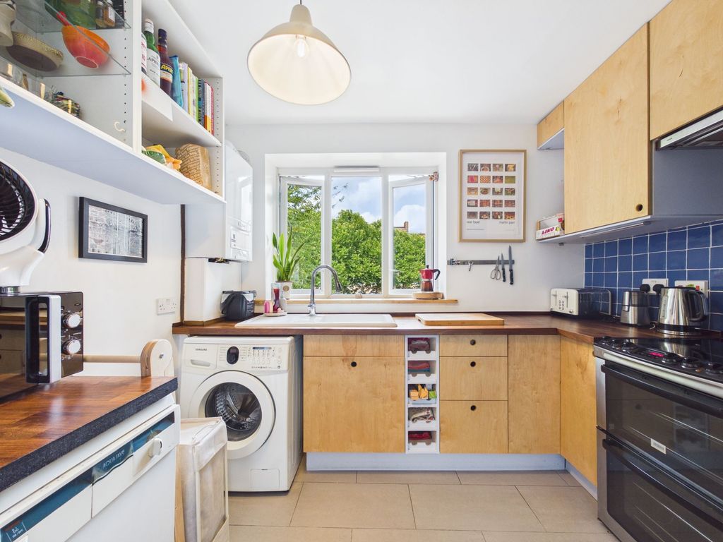 Property photo 1 of 43