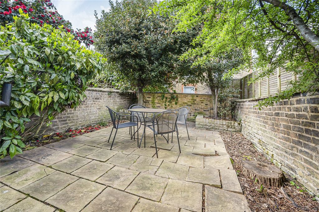 Property photo 2 of 12 Picture No. 14