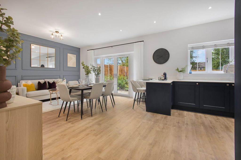 Property photo 3 of 25 Kitchen/Diner