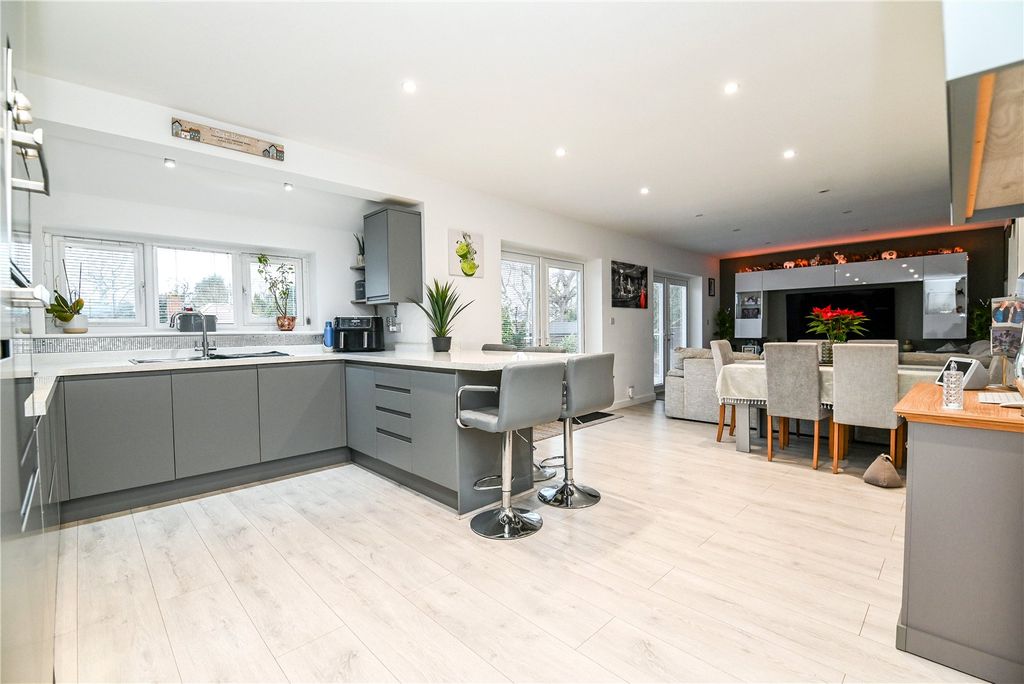 Property photo 2 of 19 Picture No. 04