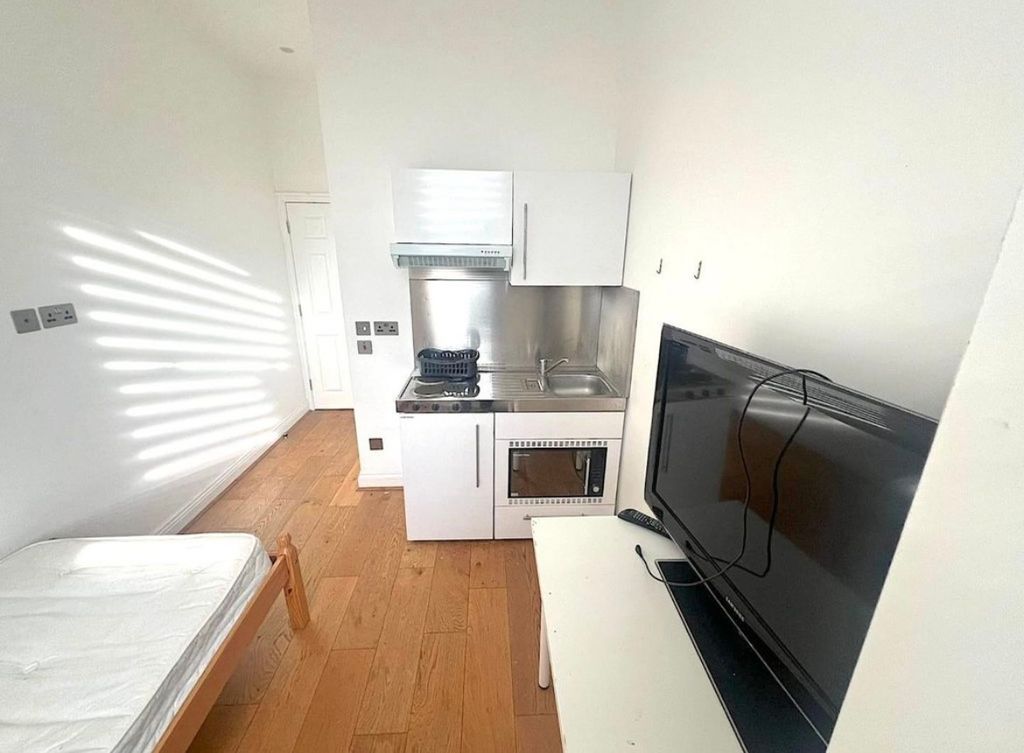 Property photo 1 of 3