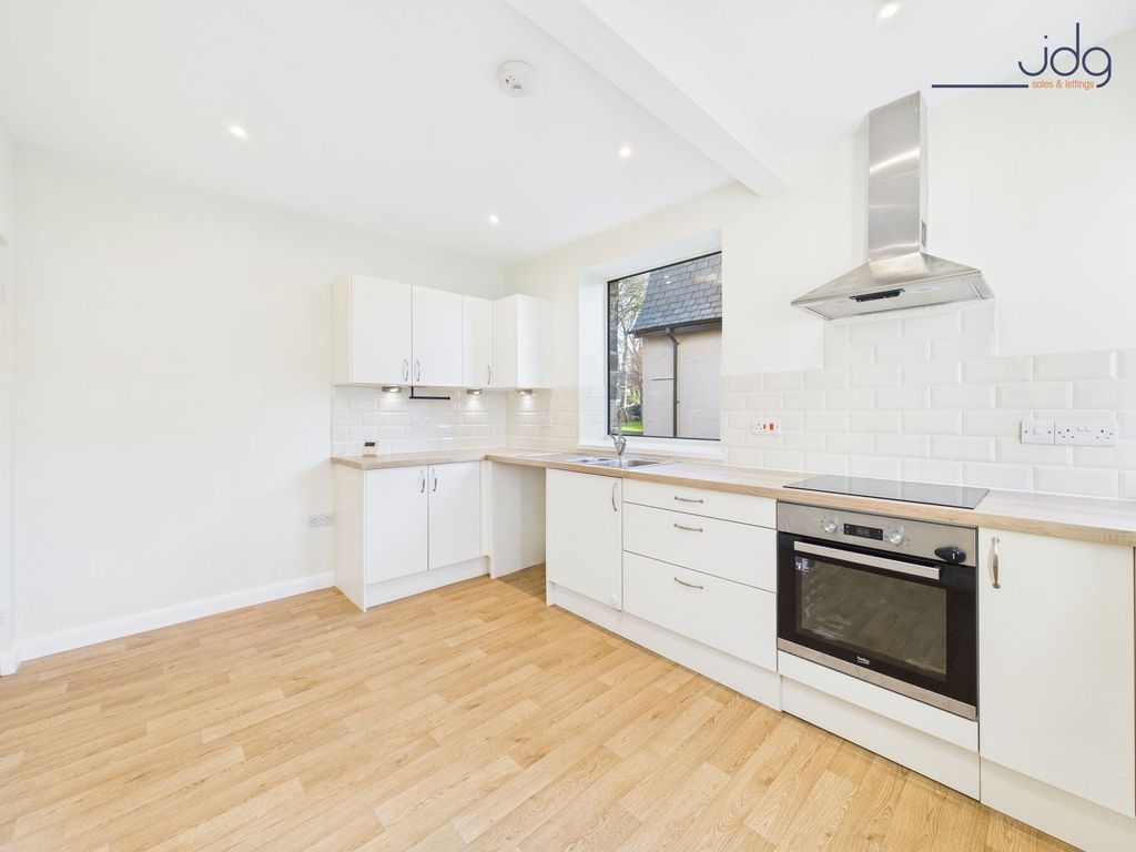 Property photo 3 of 13 Kitchen