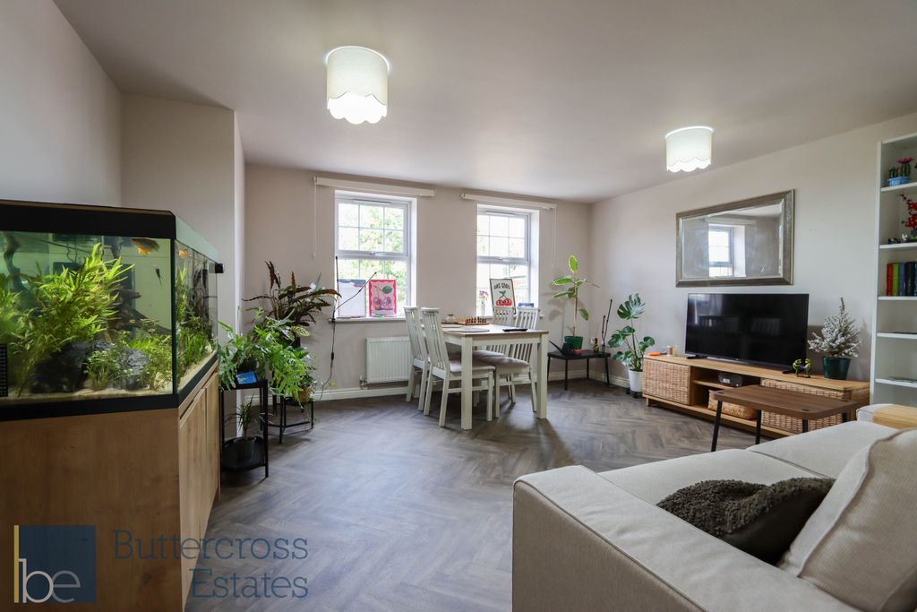 Property photo 1 of 13 Living Room And Dining Room