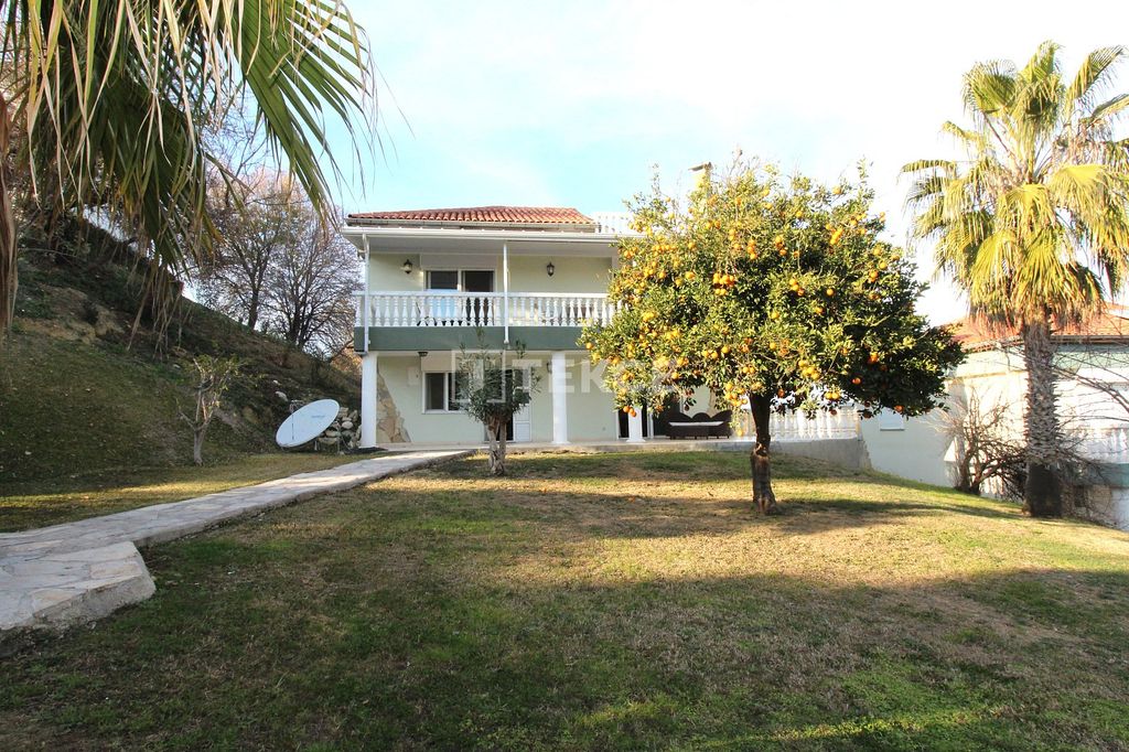 Property photo 2 of 46