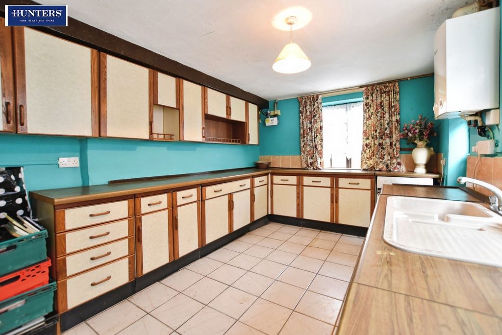 Property photo 3 of 23 Kitchen 2