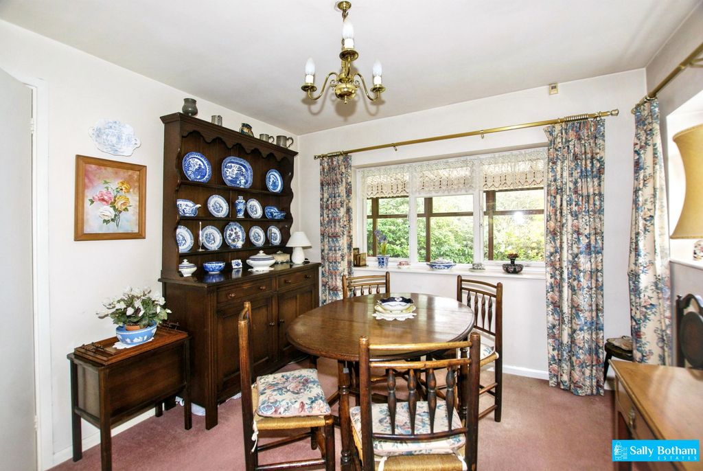 Property photo 3 of 13