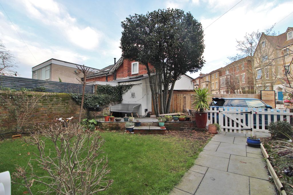 Property photo 1 of 27