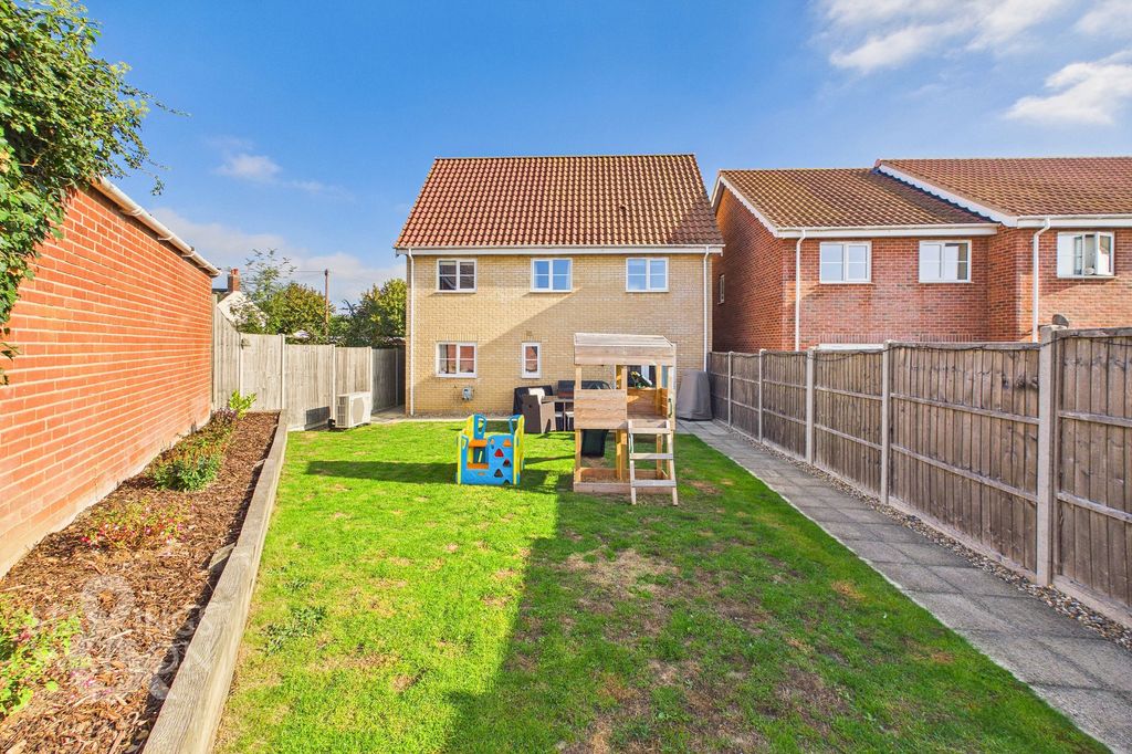 Property photo 2 of 22