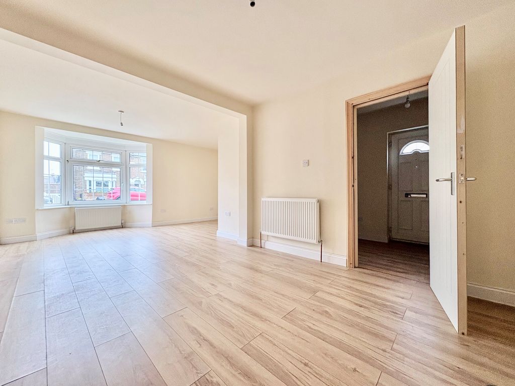 Property photo 1 of 14 Bedroom