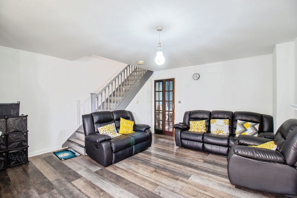 Property photo 3 of 18 Pbox-Img.Jpg