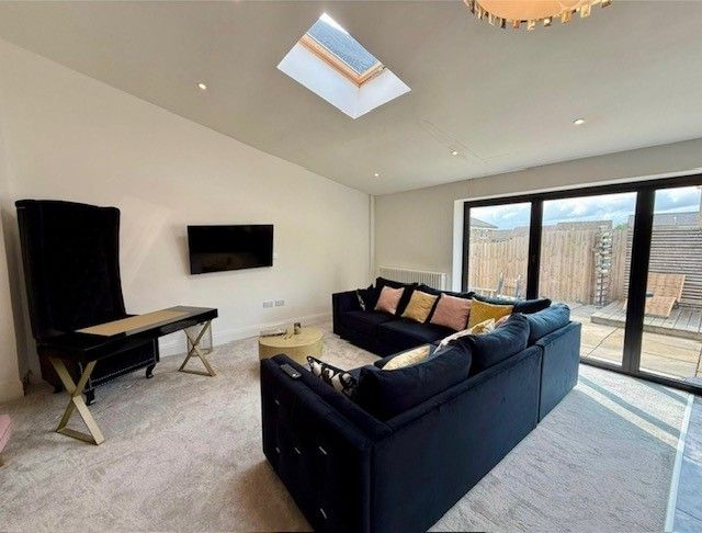 Property photo 2 of 7