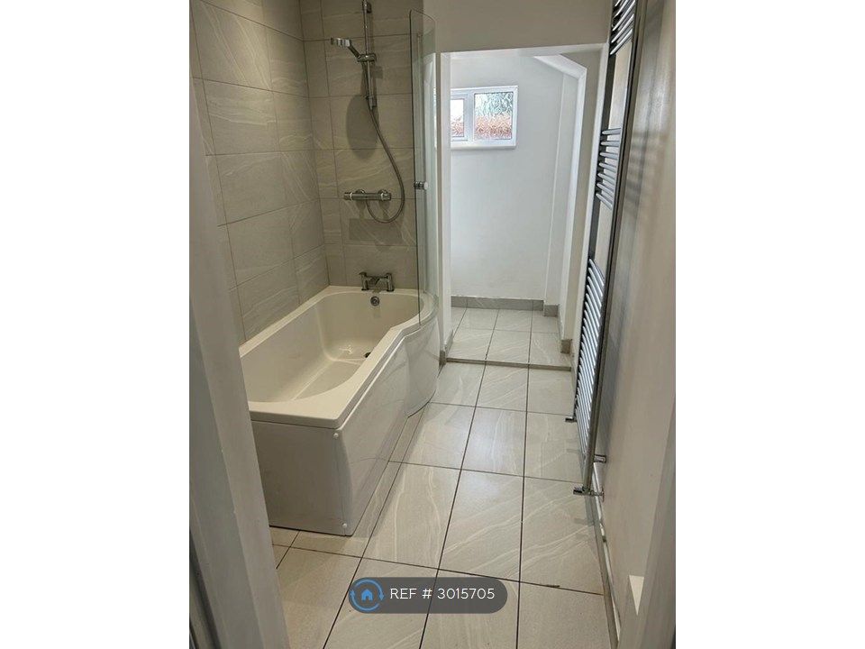 Property photo 2 of 6 Bathroom