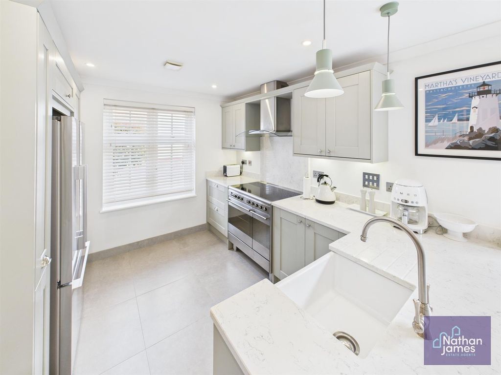 Property photo 2 of 18 Kitchen/Diner
