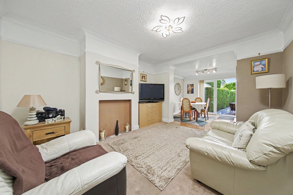 Property photo 3 of 31 Sitting Room