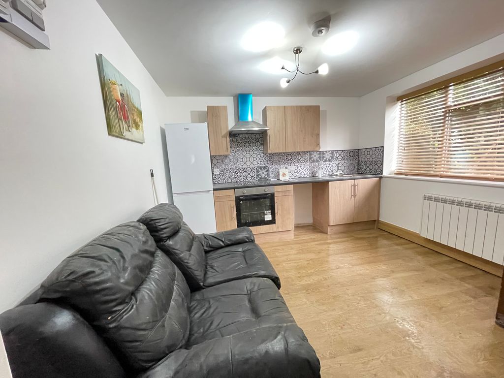 Property photo 2 of 5 Kitchen/Living