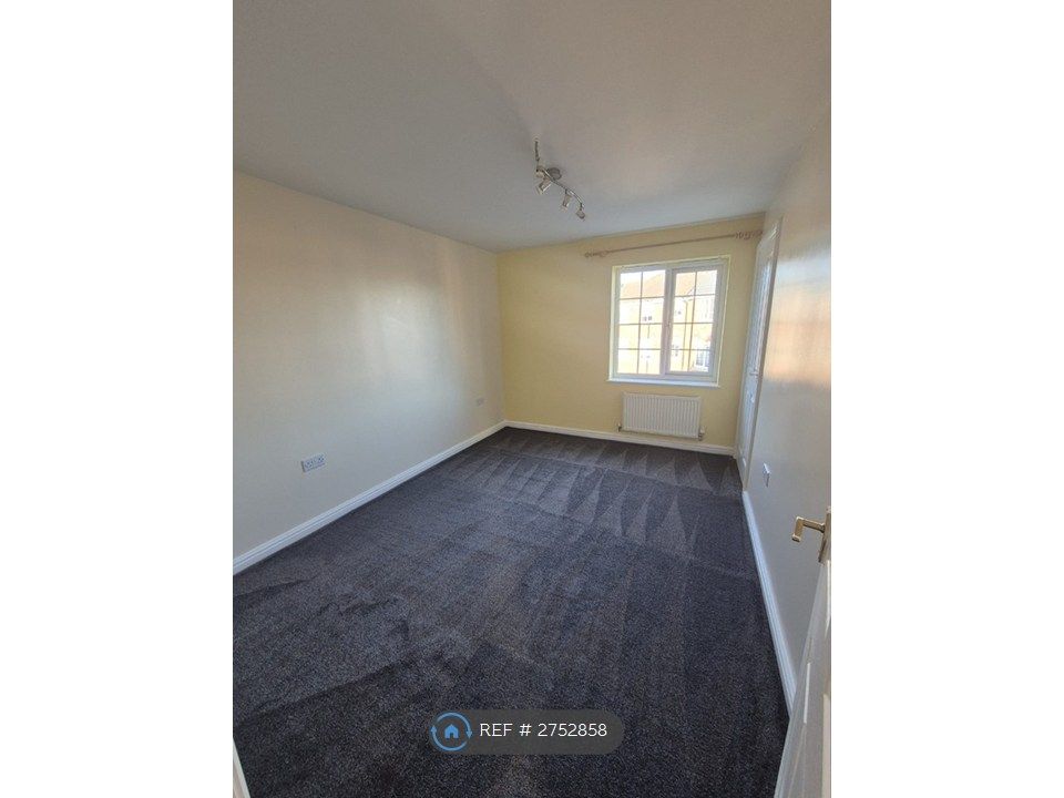 Property photo 2 of 34